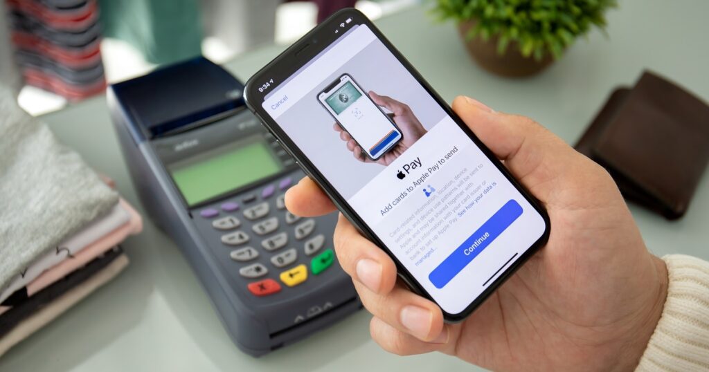 going to pay with apple cash