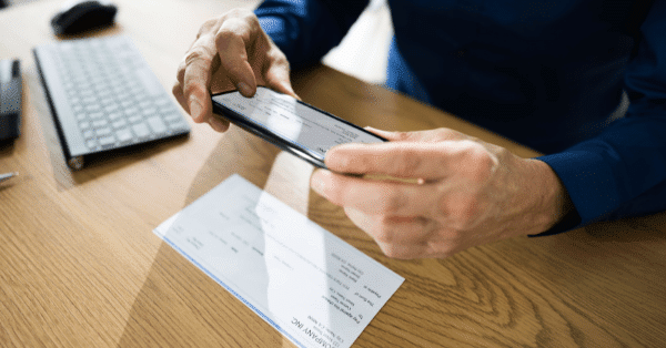 how to deposit checks on cash app