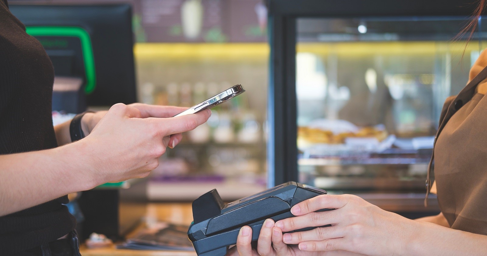 making mobile payment with smartphone