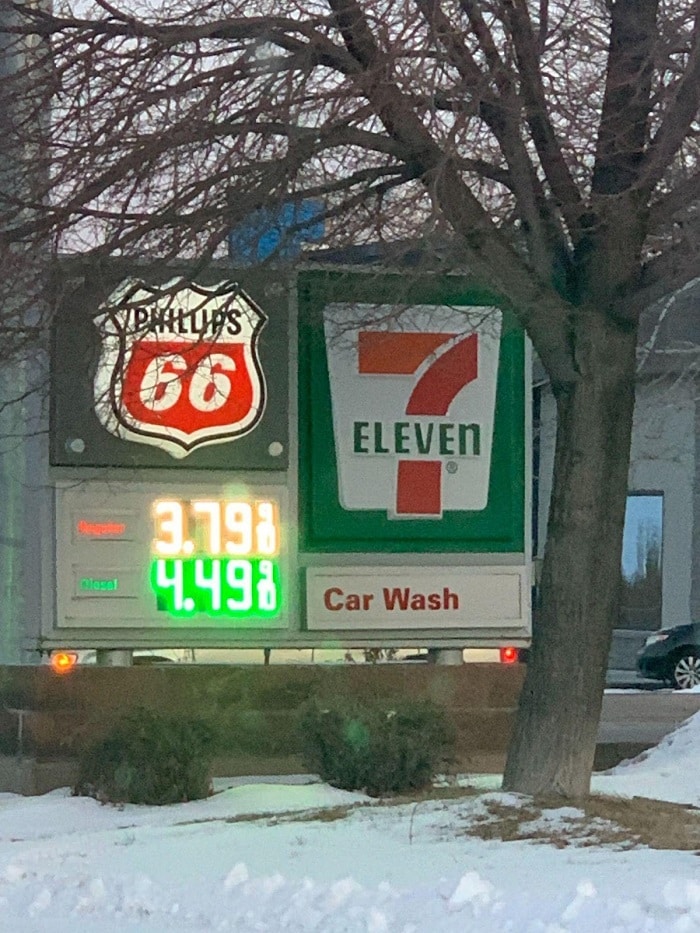 me going to 7-eleven store to deposit money to cash app