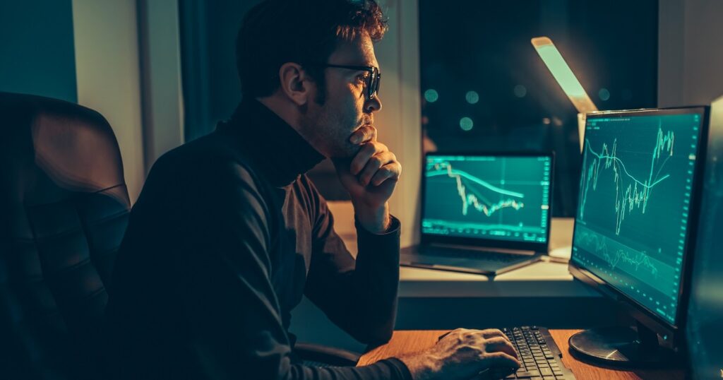analyzing market at home