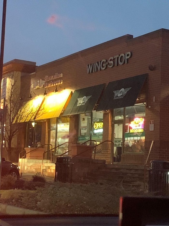 wing stop restaraunt front