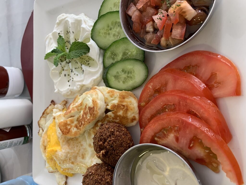 dubai affordable breakfast